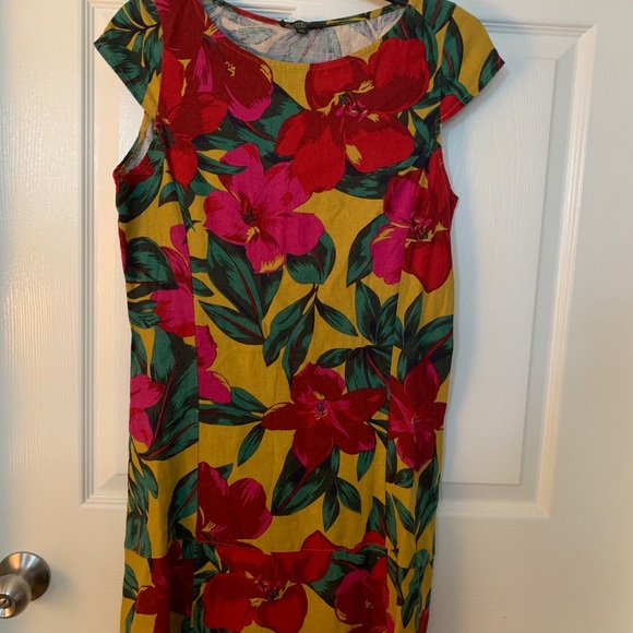 BRAND NEW Floral cap sleeve dress Petite Small - Picture 2 of 3